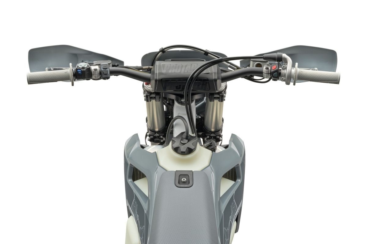 Husqvarna presenta le nuove Enduro Pro 2026